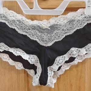 Maidenform Laced Trimed Cheeky Hipster Panty